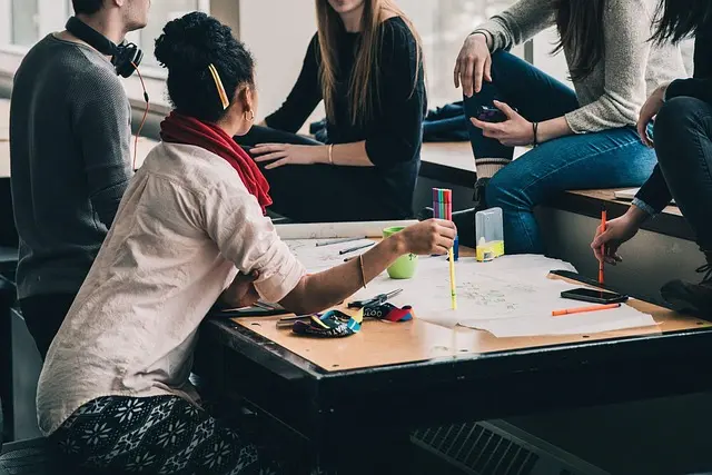 Cómo organizar un viaje en grupo: estrategias efectivas